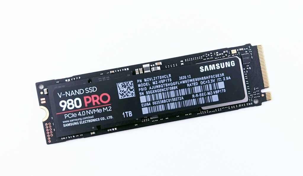 SSD storage that supports NVMe and M.2 form factor